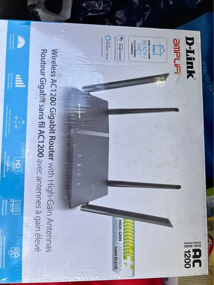 DLink AC 1200 WiFi Router thumbnail