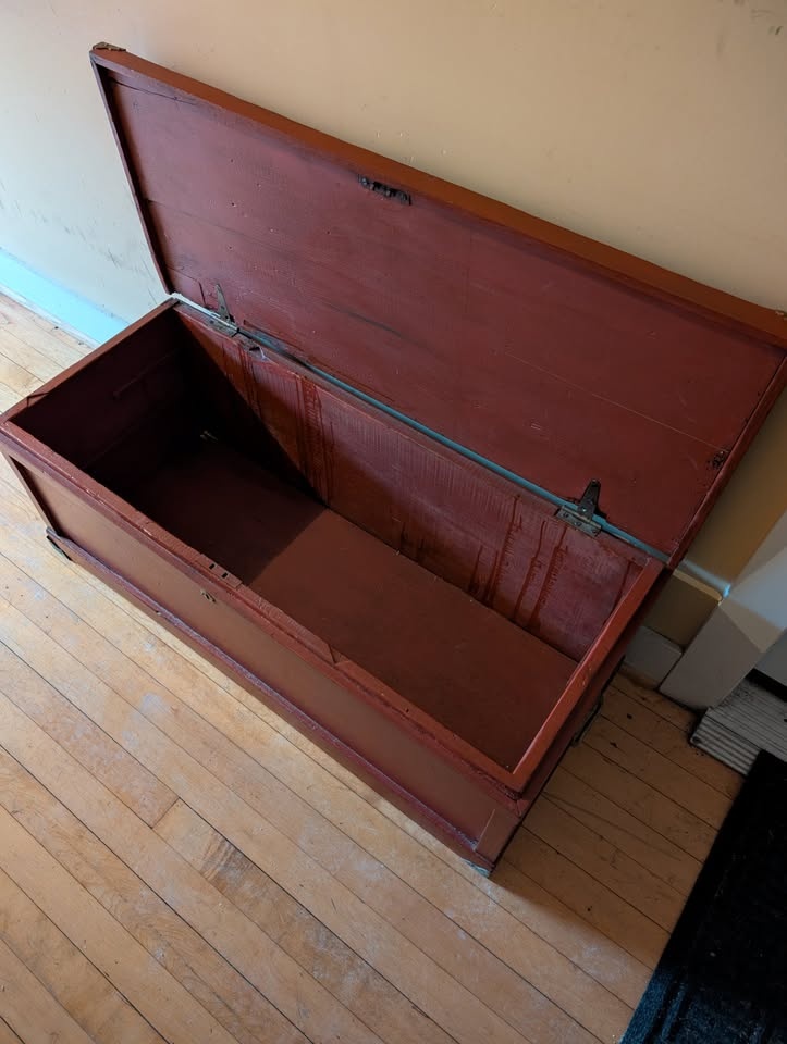 Red Wooden Chest - photo 3
