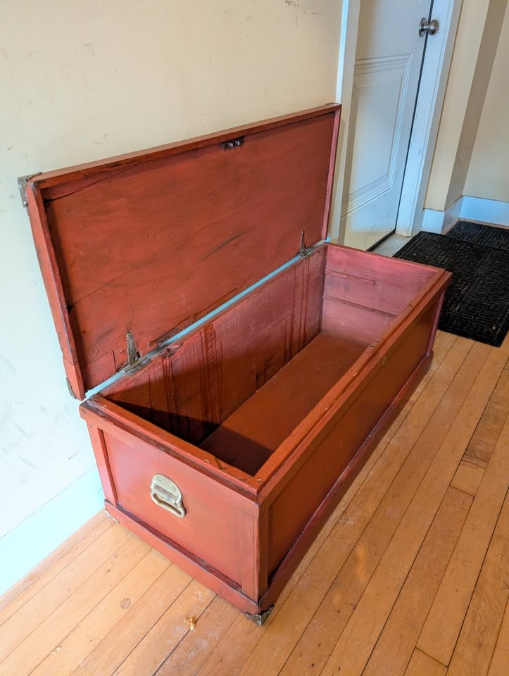 Red Wooden Chest - photo 4