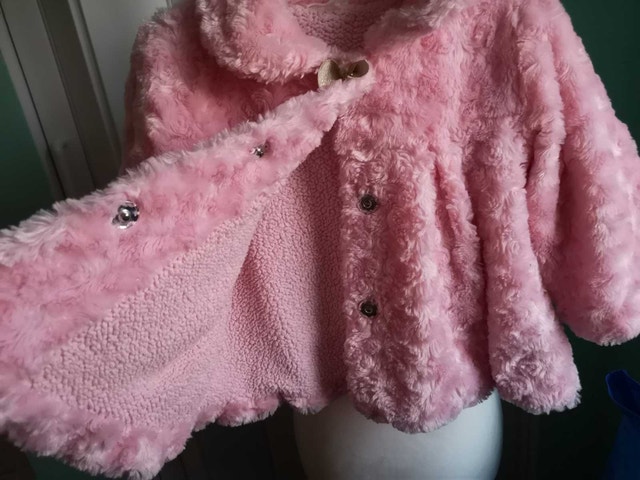 Faux Fur Jacket little girl 2-3y - photo 2