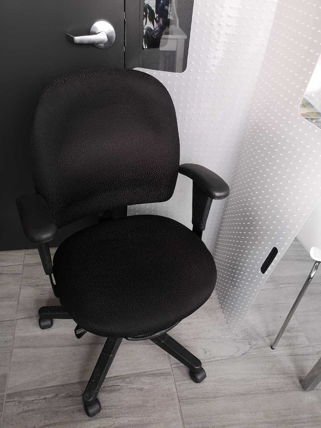 Office Chair with or without carpet floor mat - photo 2
