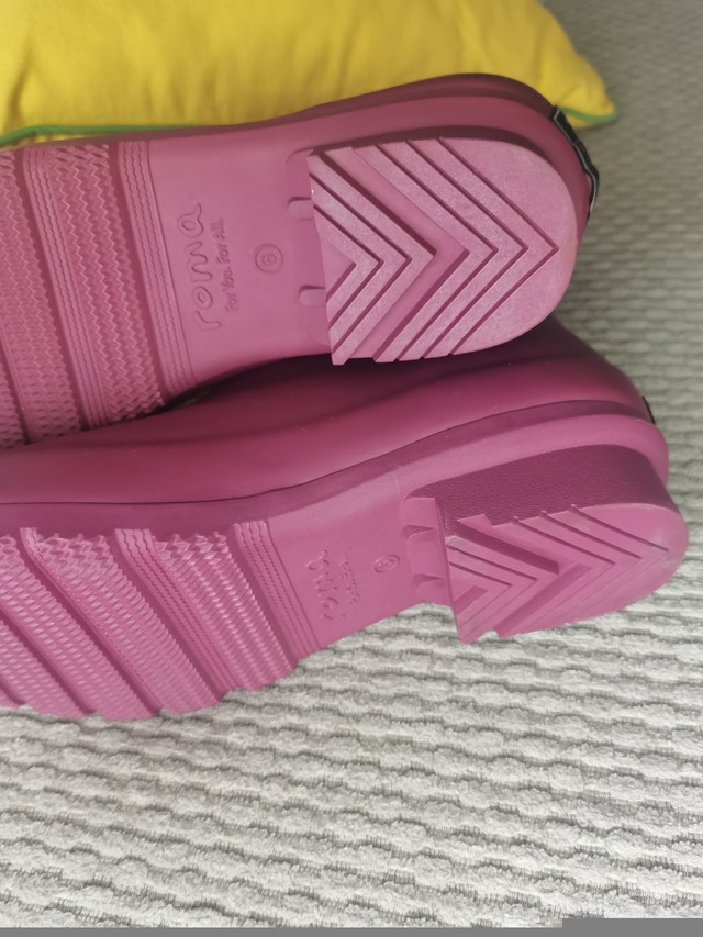 Chelsea Rain Boots, purple, size 6 Matte Maroon, comfy - photo 5