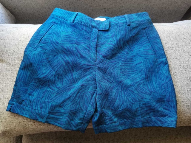 brand new lady hagen golf shorts , size 6