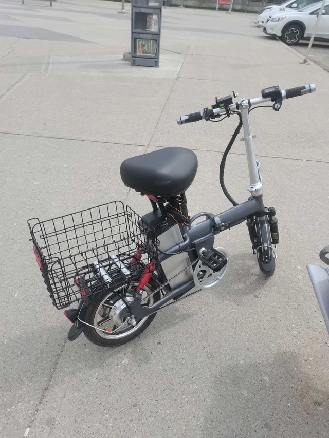Folding E-Bike with Removable Battery - photo 5