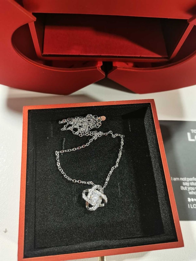 brand new red rose gift box with necklace for love one - photo 4