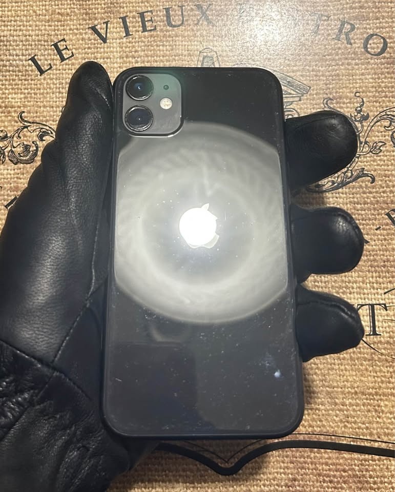 (89%) iPhone 11 64GB-Great Con+Accessories - photo 3