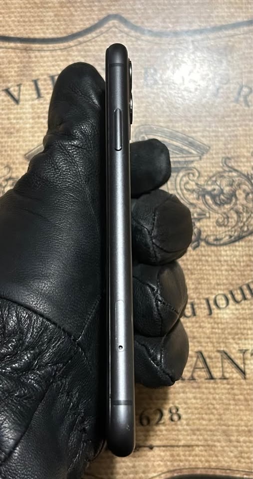 (89%) iPhone 11 64GB-Great Con+Accessories - photo 4