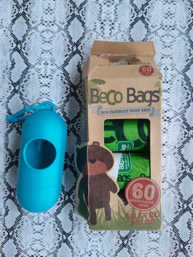 turquoise blue dog/cat litter dispenser and beco bags