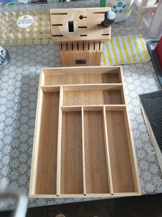 large bamboo cultery tray and 18 slots wooden knives stand