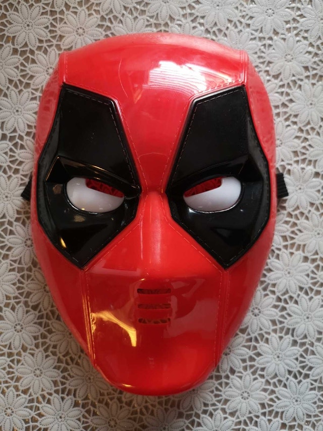 Deadpool Mask with motion lights 6"x8"