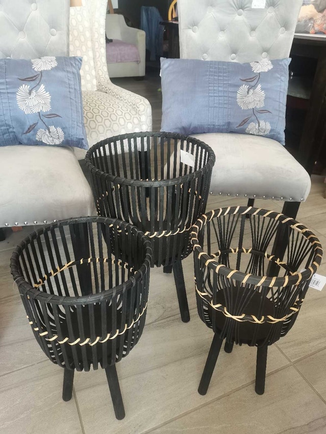 Brand new wicker planter stand 3/set 23",19"