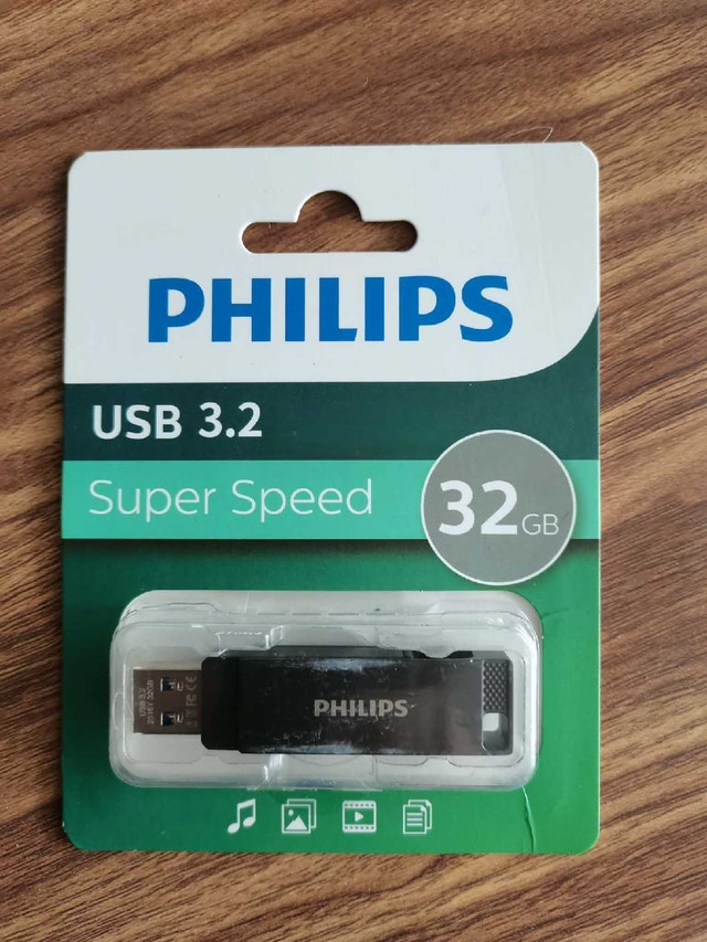Philips 32GB USB new in package