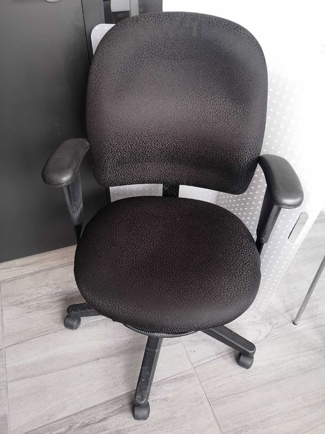 Office Chair with or without carpet floor mat