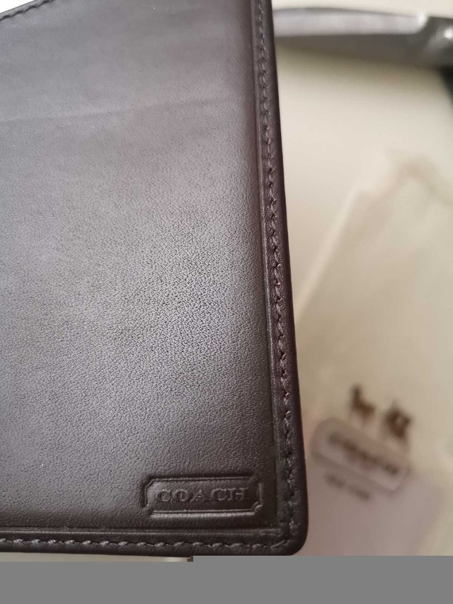 Coach passport folder embossed and pictures fob keychain - photo 3