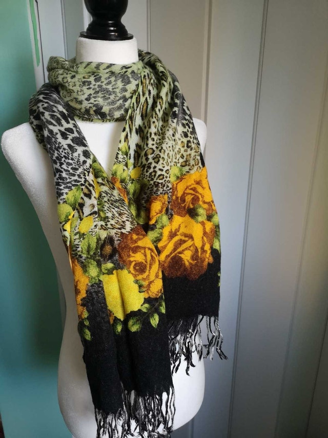 Scarf green black leopard and bottom floral