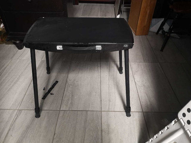 Adjustable Height Table travelling metal frame rubber top