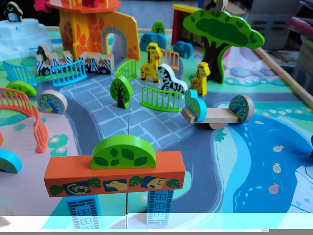 zoo playset play table, lots of animals, solid wood - photo 2