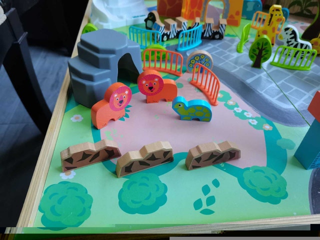 zoo playset play table, lots of animals, solid wood - photo 3
