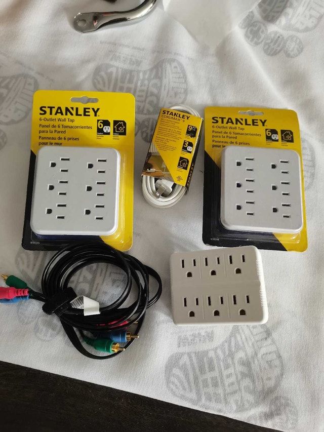 wall plugs and extension cord n vga cord