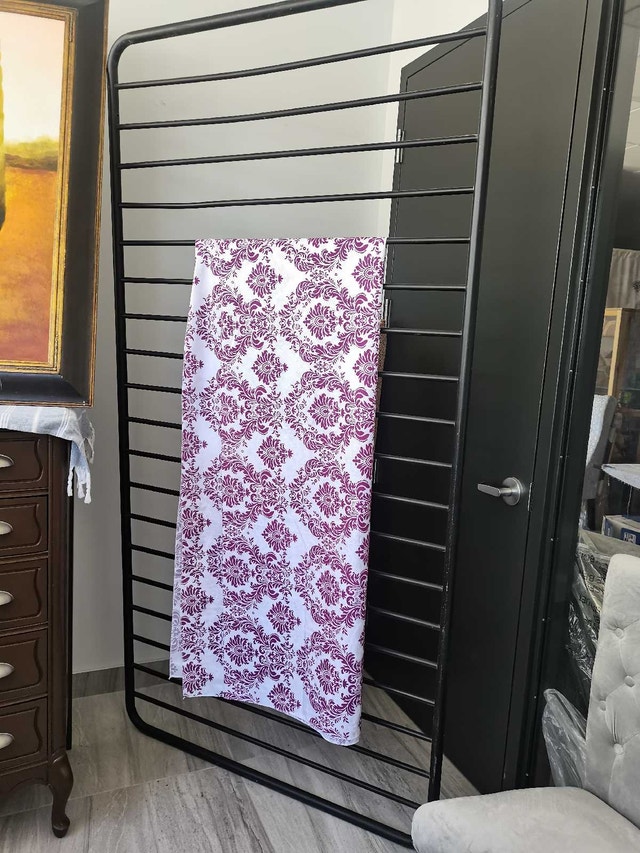 large metal accessories rack 89"x45"