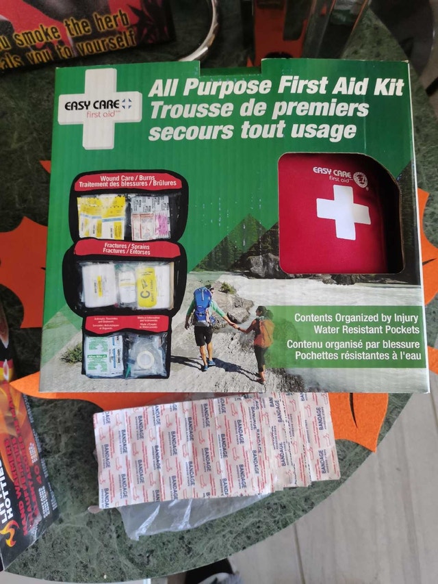 big first aid kit plus extra 200 pcs of bandages