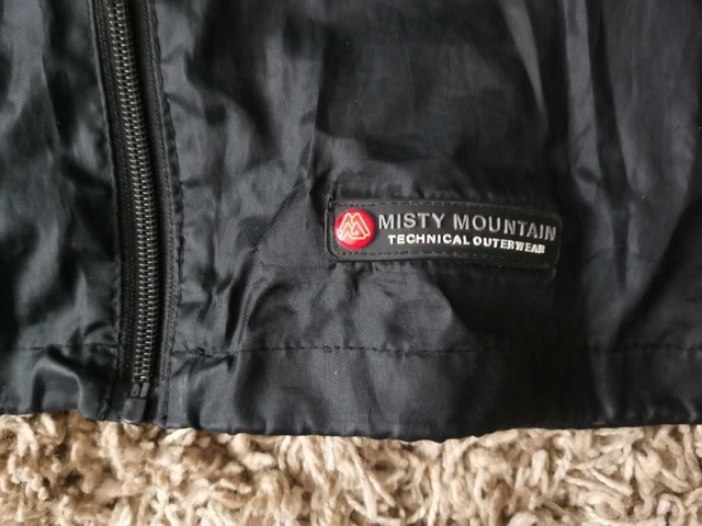 misty mountain kids rain jacket size XS (9-10) - photo 2