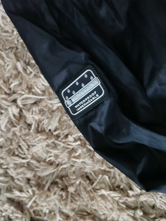 misty mountain kids rain jacket size XS (9-10) - photo 3