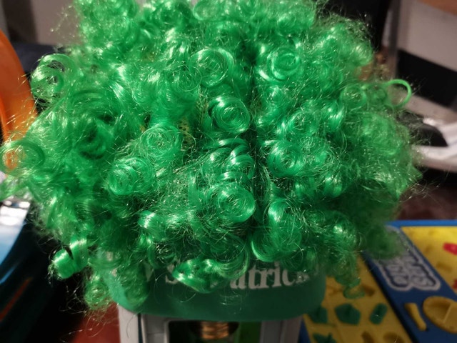 st patrick green curly wig - photo 2