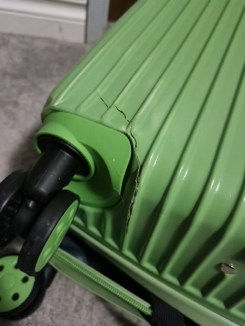 like new green luggage 26" - photo 3