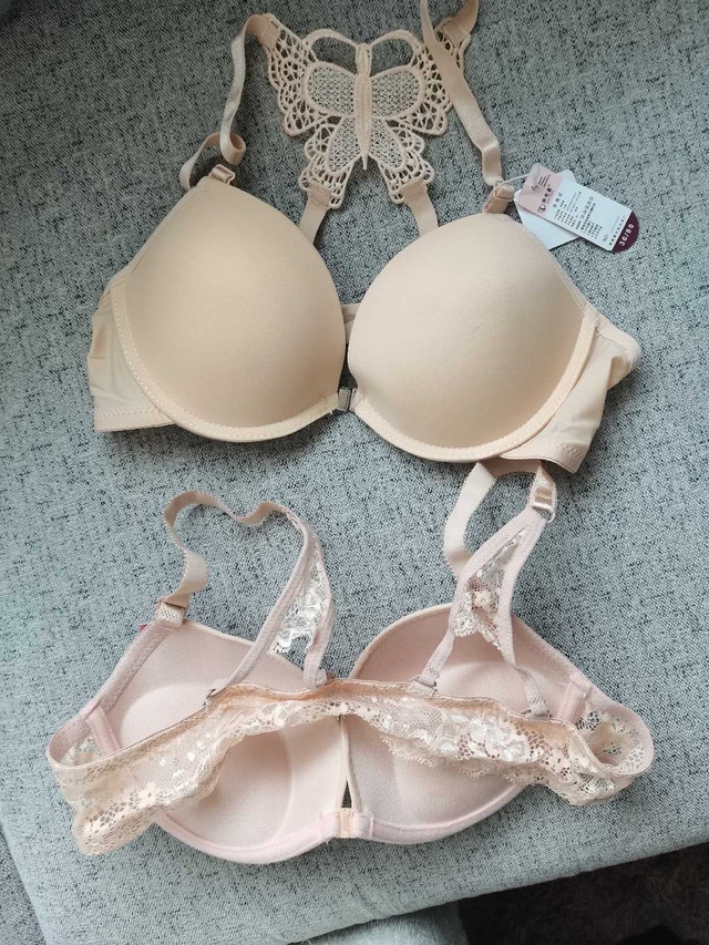 brand new front close bras 36 A, beige