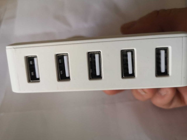 USB Charger - photo 2