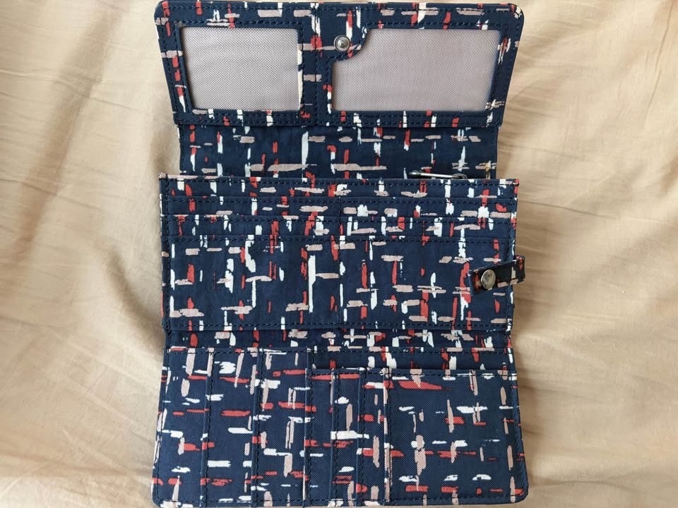MOVE OUT SALE! Kipling wallet - photo 2