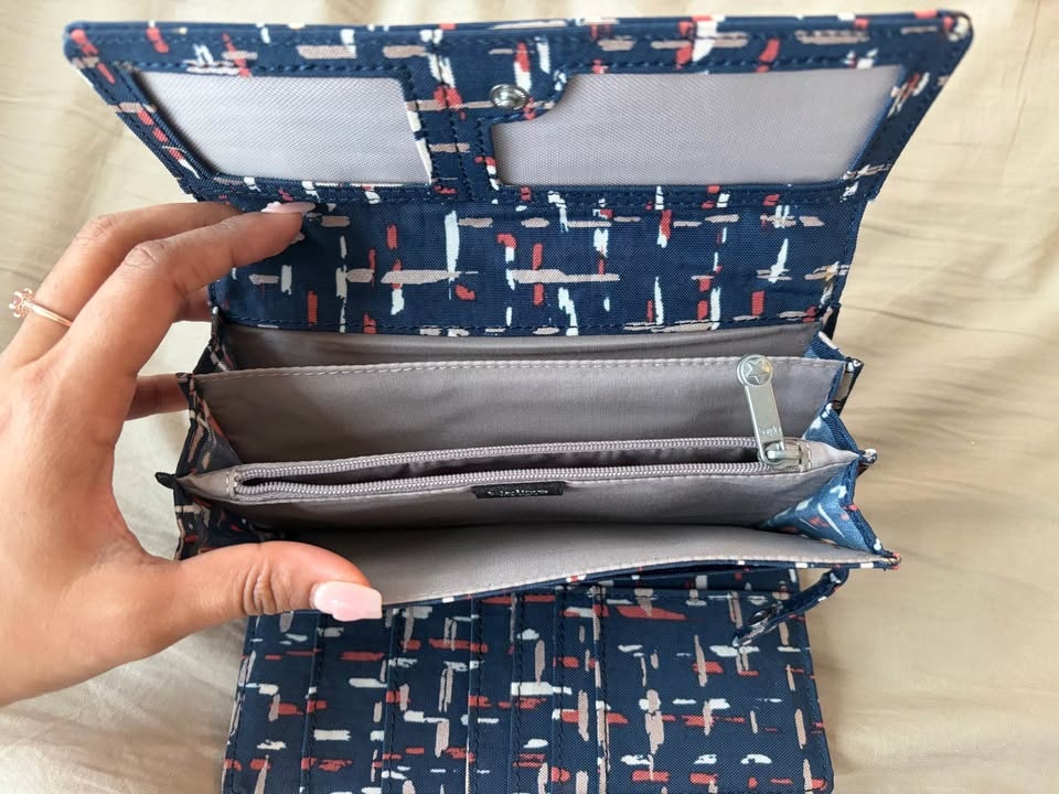 MOVE OUT SALE! Kipling wallet - photo 3