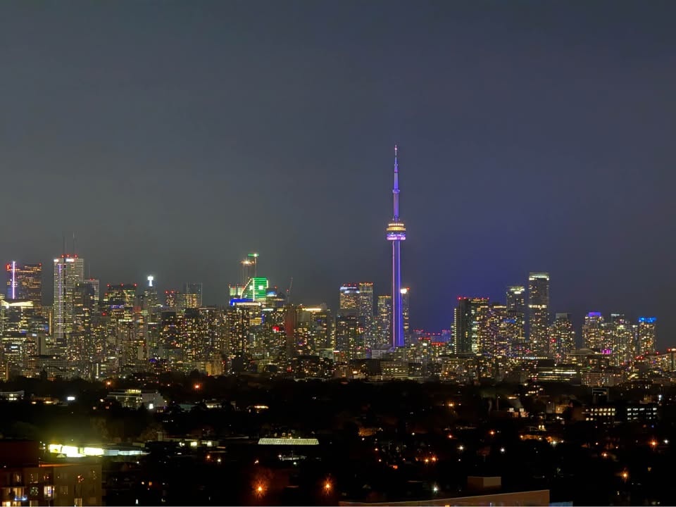 1-Bedroom Condo + 1 FREE MONTH | CN Tower & Lake Views - photo 4