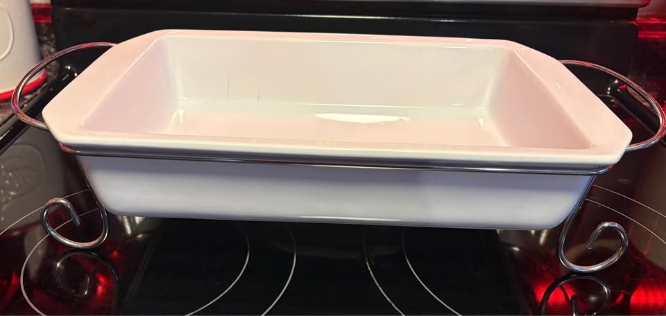 Large White oven safe Ceramic Serving Dish on a stand - photo 2