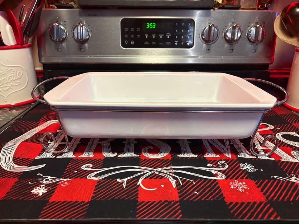 Large White oven safe Ceramic Serving Dish on a stand - photo 3
