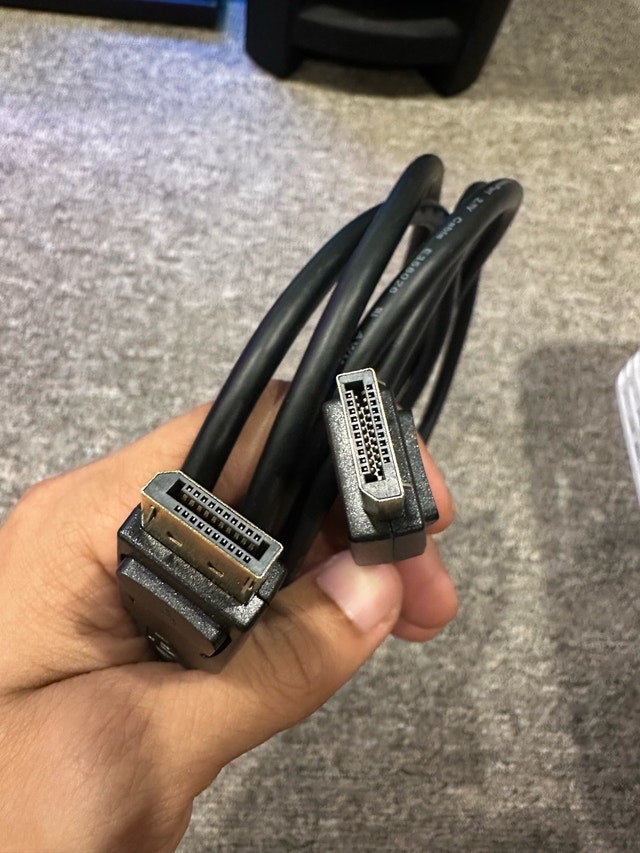 DisplayPort Cable