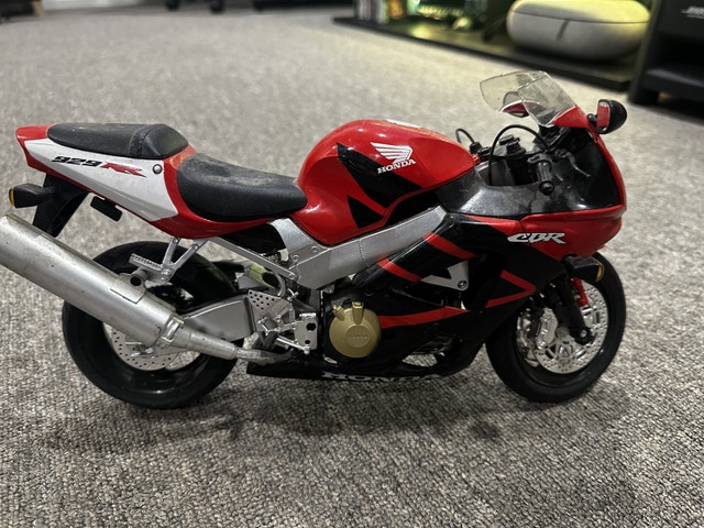 Honda CBR 929RR Model - photo 2