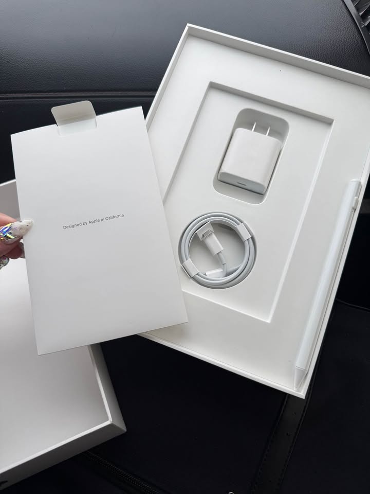 iPad 9th Generation - photo 2