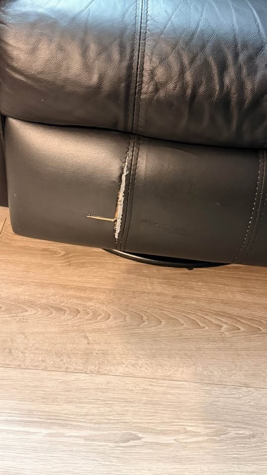 Comfortable Recliner Chair with Cover – Works Perfectly - photo 2
