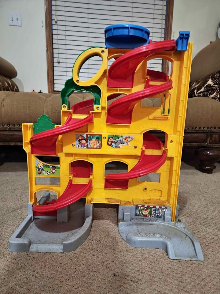 Fisher price little people play set
