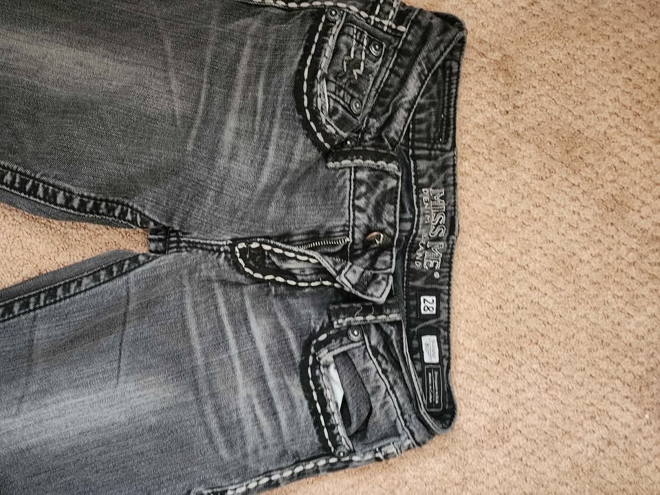 Name brand jeans never worn - photo 2