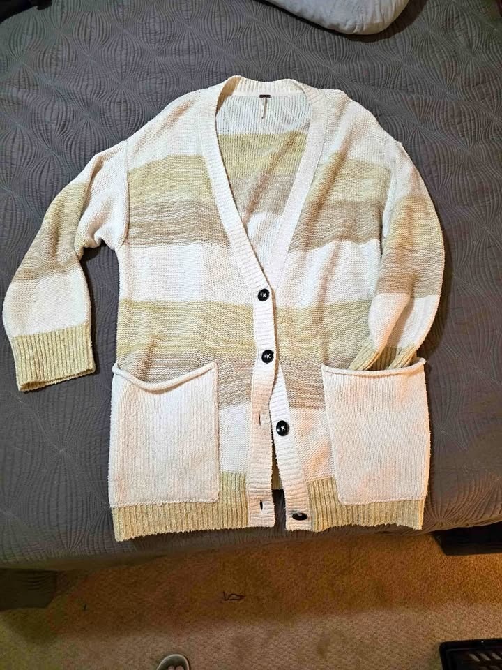 Large free people sweater (fits xxl)  oversized