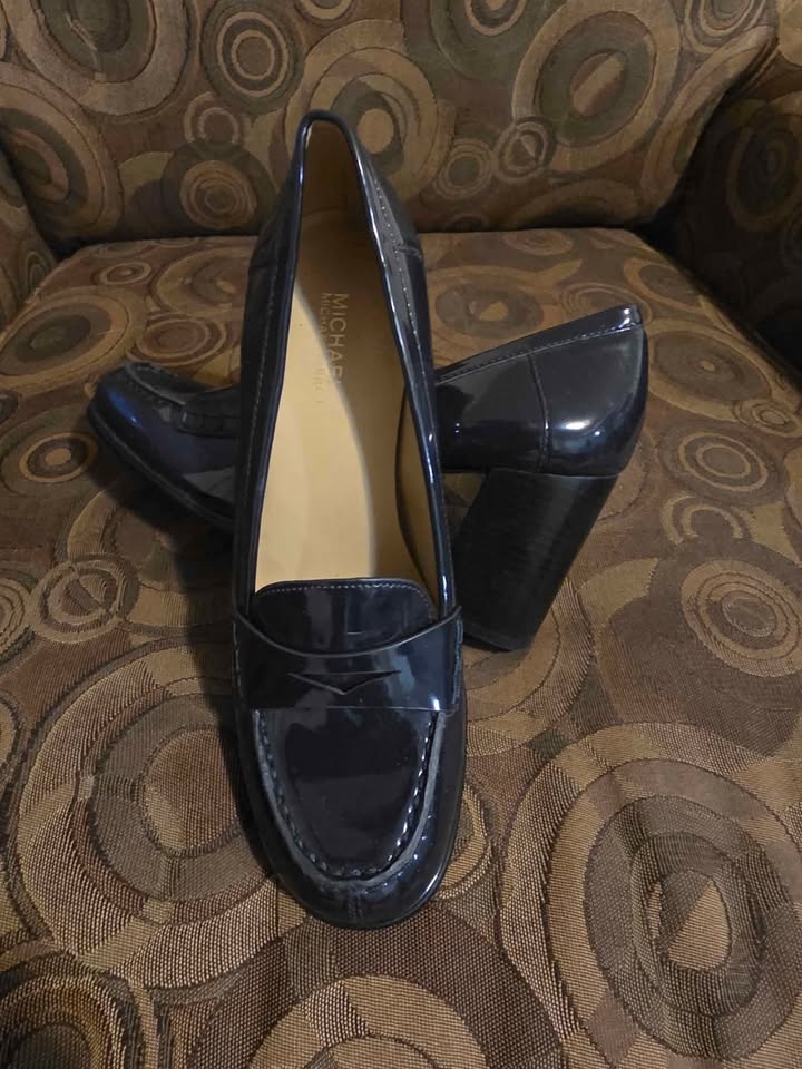 Brand new women's size six dress shoes - photo 2