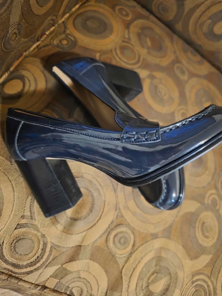 Brand new women's size six dress shoes - photo 4