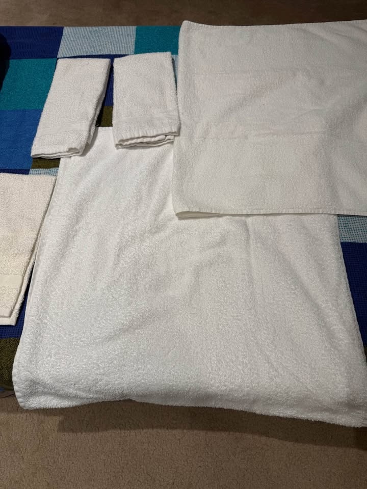 Bundle of 12 Towels– Full, Medium & Small Towels - photo 3