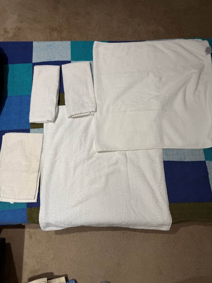 Bundle of 12 Towels– Full, Medium & Small Towels - photo 4