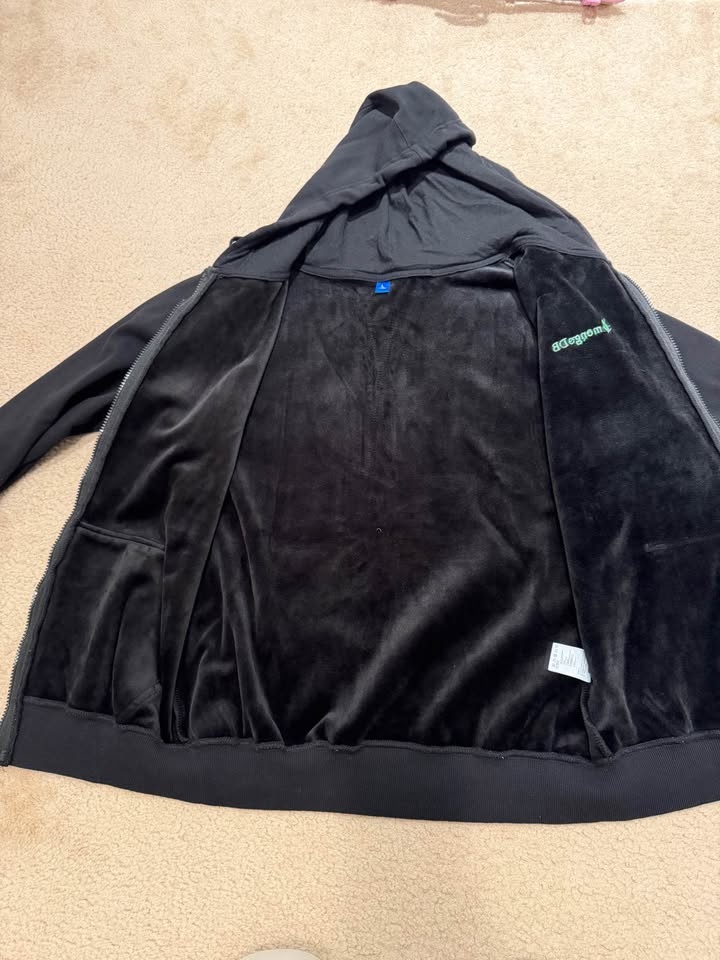 Women’s Black Zipper Hoodie – Velvet Lining | Extremely Warm - photo 2