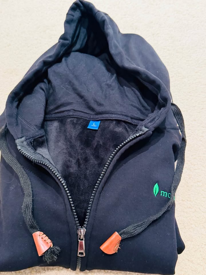 Women’s Black Zipper Hoodie – Velvet Lining | Extremely Warm - photo 3
