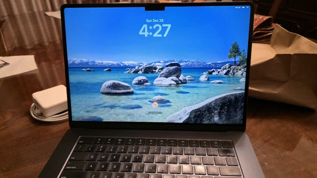 MacBook Air 15 M3 16GB ram 256GB SSD